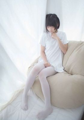 肤如凝脂的安吉拉_720完整视频观看